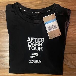 Nike Women's Black 'After Dark Tour' Running Tee